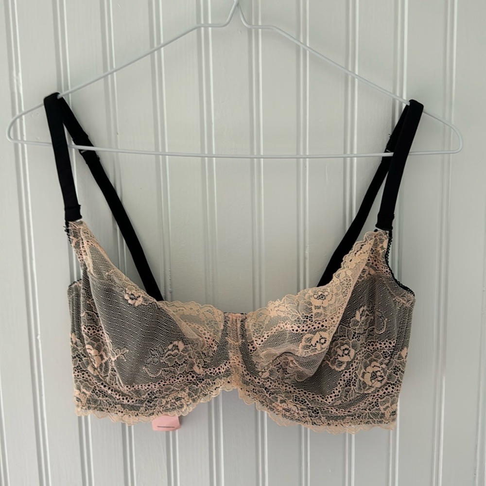 Eve’s Temptation Lacy Bra E80 36E
